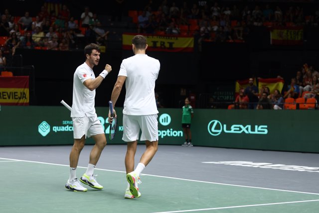 Marcel Granollers y Pedro Martinez en la Copa Davis 2022.