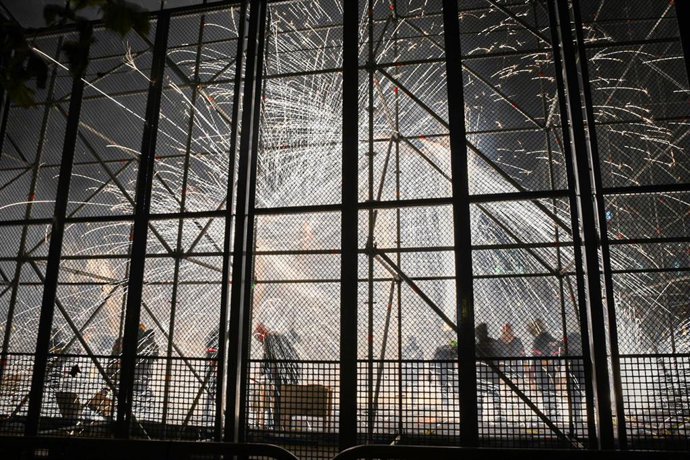Archivo - Prendido de la Cordá en la Plaza del Ayuntamiento de Valncia
