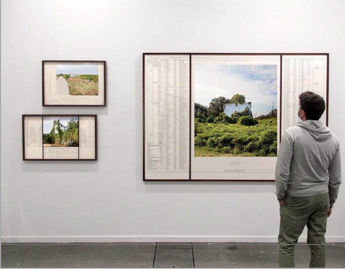 Exposición fotográfica de Linarejos Moreno e Irma Álvarez-Laviada.