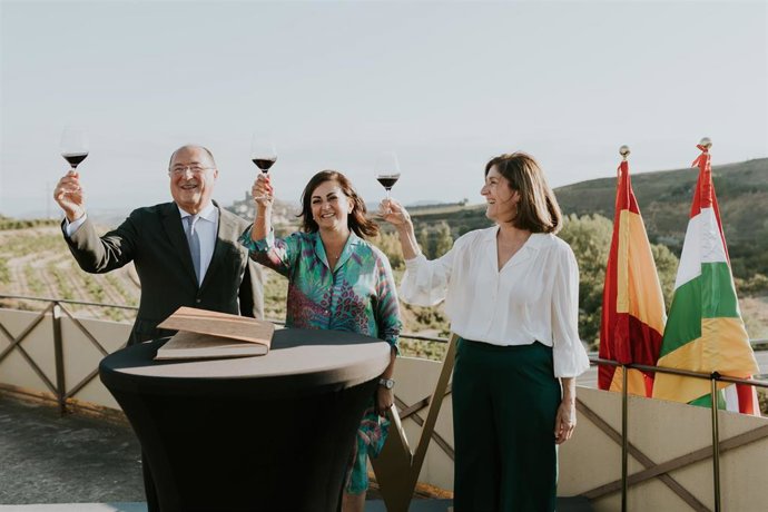 Inauguración de la bodega Carlos Moro