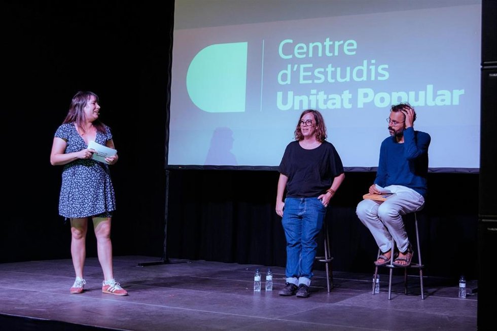 Laure Vega, Eullia Reguant y Marcello Musto en la presentación del Centre d'Estudis de la Unitat Popular (Ceup) promovido por la CUP.