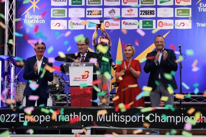 Inaguración del Campeonato europeo de Triatlón en Bilbao