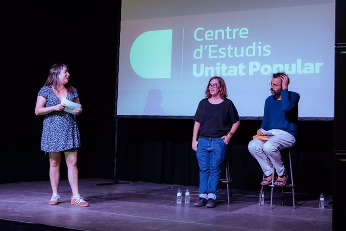 Laure Vega, Eullia Reguant i Marcello Musto en la presentació del Centri d'Estudis de la Unitat Popular (Ceup) promogut per la CUP.