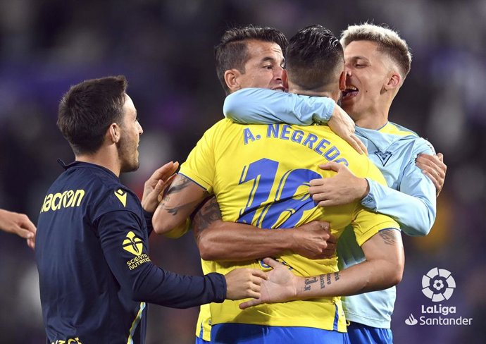 Negredo celebra un gol para el Cádiz.