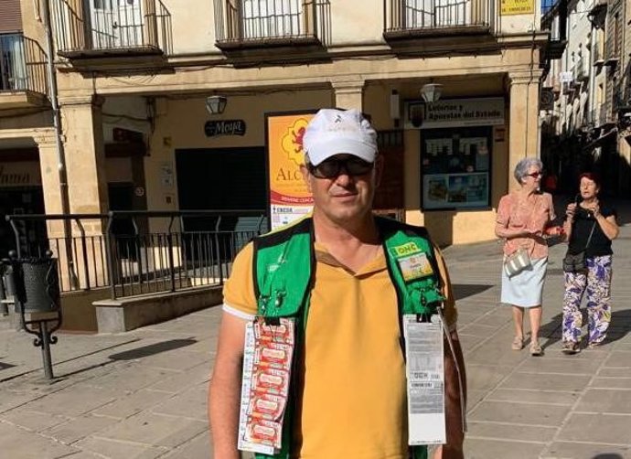 Antonio Sola, vendedor de la ONCE ha repartido premios del Cuponazo en Úbeda.