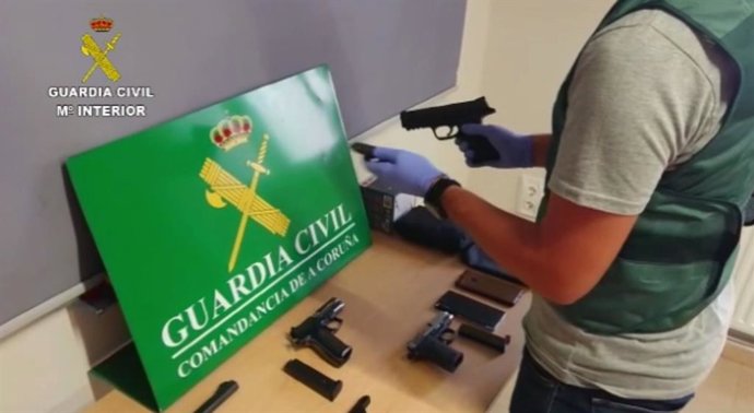Desarticulan un grupo criminal dedicado al tráfico ilegal de armas en la Costa da Morte.