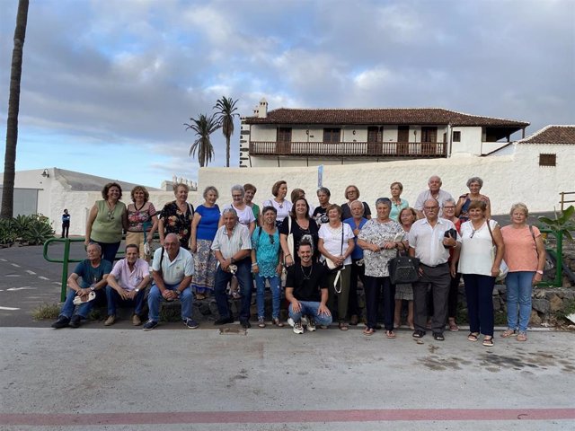 El Cabildo de Tenerife presenta a clubes y asociaciones del noroeste de la isla el programa 'Conecta Mayores'