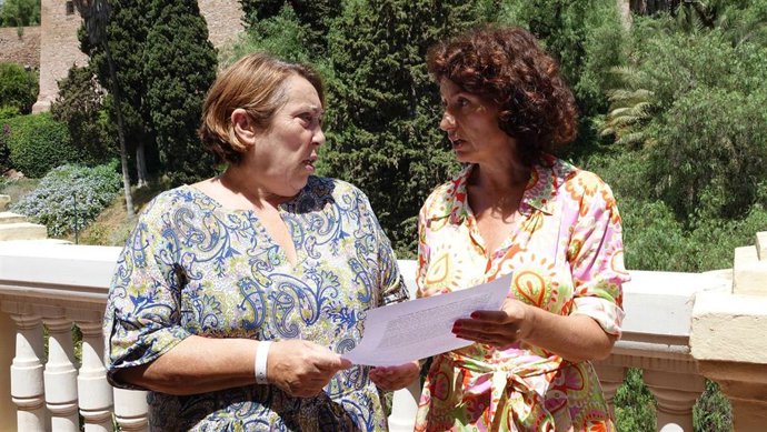 Archivo - Las concejalas socialistas Carmen MartÍn y Rosa del Mar RodrÍguez