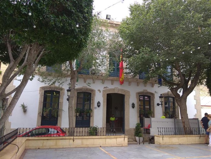 Archivo - Fachada del Ayuntamiento de Níjar (Almería), archivo