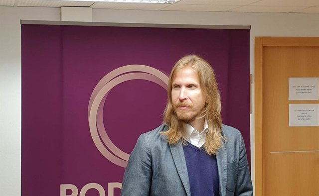 El procurador de Unidas Podemos en las Cortes y secretario general del partido en la Comunidad, Pablo Fernández, antes del inicio de las jornadas en el Centro Cívico Sur de Valladolid