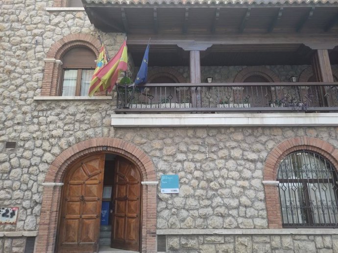 Entrada del Hogar de Mayores Turia, en Teruel.