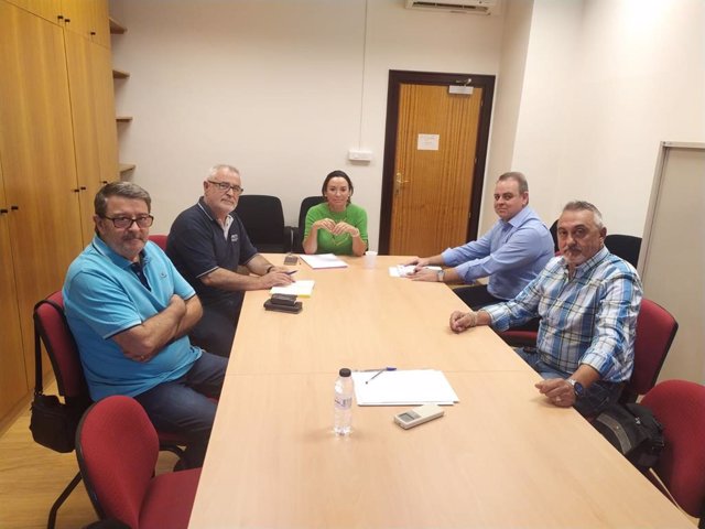 VOX se reúne con la Asociación Provincial de Auto-Taxi de la capital aragonesa.