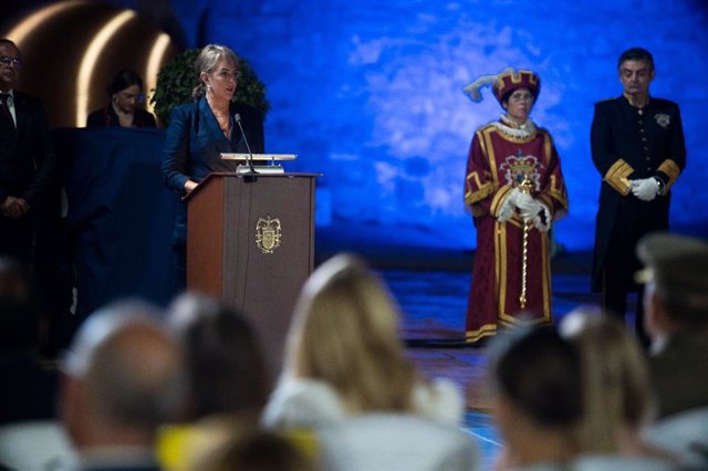 Acto de entrega de la Medalla de Oro de Melilla a Javier Imbroda a título póstumo