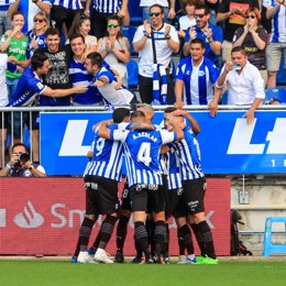 El Alavés celebra una victoria en la 2022-2023.