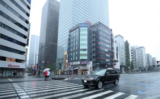 Archivo - La capital de Japón, Tokyo, durante la llegada de un tifón