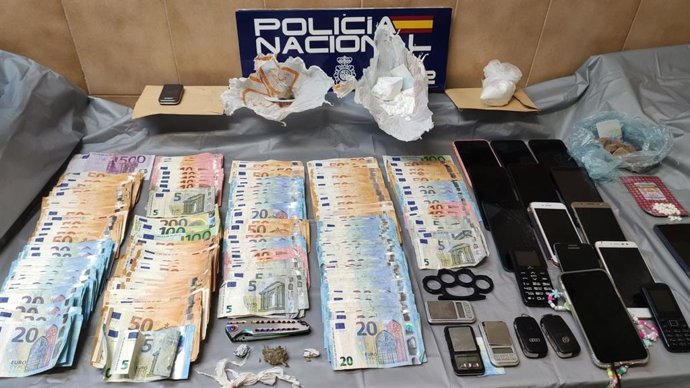 Imagen de archivo de un alijo de drogas intervenido por la Policía Nacional