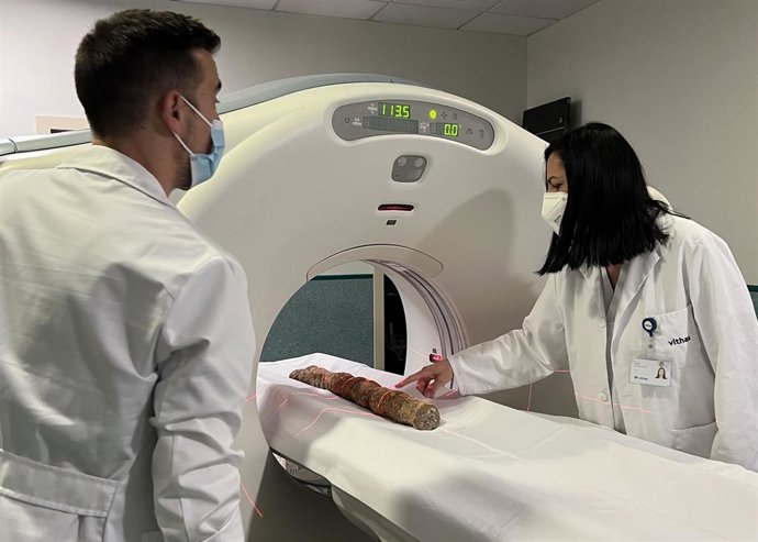 Archivo - Analizan dos estalagmitas de cuevas de la provincia para conocer la evolución del paleoclima de Málaga