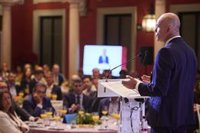 El alcalde de Sevilla es partidario de "acortar" plazos de la línea 3 y pide a la Junta "no enredar" con Santa Justa