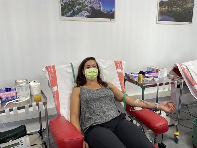 Amalia Colomer lleva varios años donando sangre en la sede del Banco de Sangre y Tejidos de Aragón.