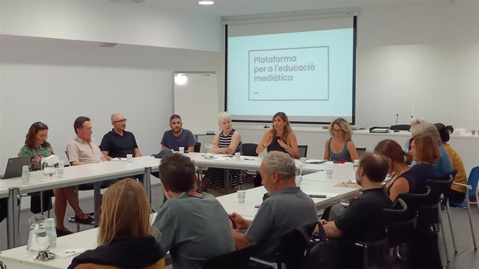 Reunión de la Plataforma per a l'Educació Meditica del CAC