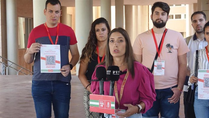 La secretaria general de Juventudes Socialistas de Málaga, Ana Villarejo, en rueda de prensa