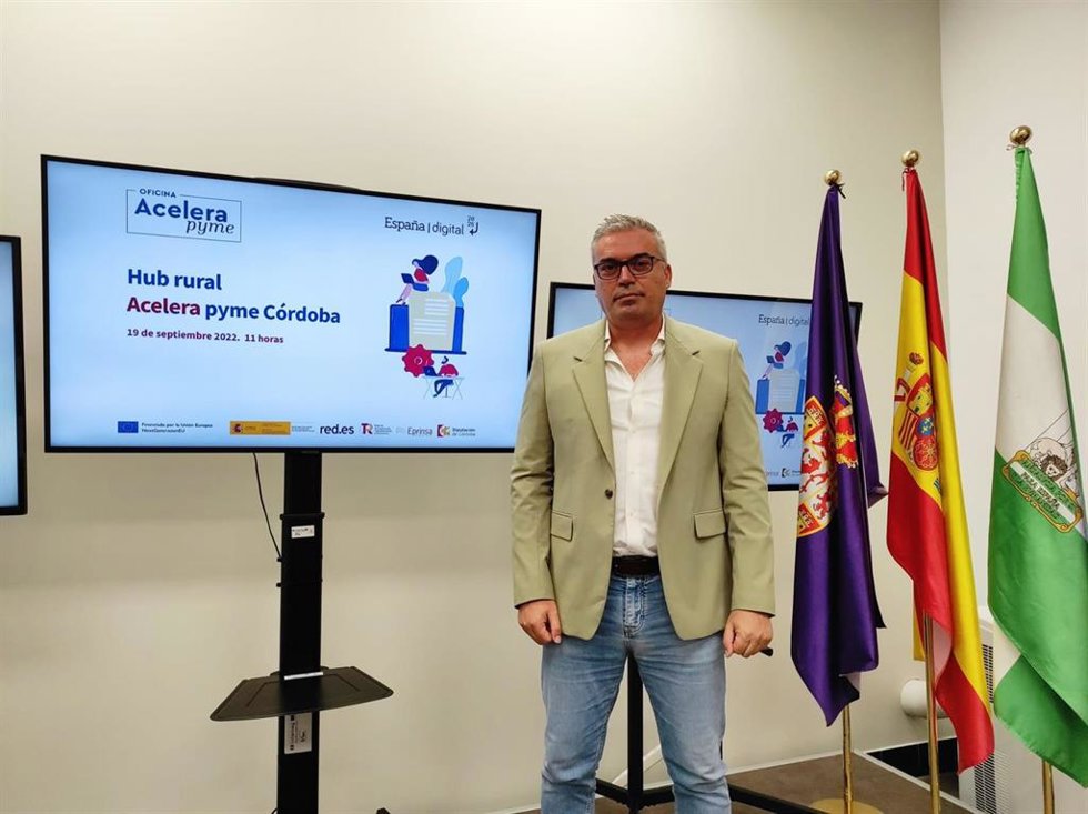 El delegado de Programas Europeos y Administración Electrónica, Víctor Montoro, en rueda de prensa.