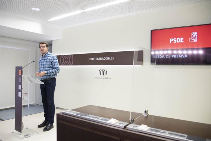 El portavoz de Hacienda del Grupo Socialista de las Cortes de Aragón, Óscar Galeano