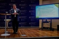 Escrivá critica que se atribuyan al Banco de España y a Fedea informes de académicos