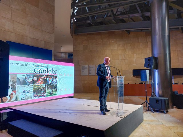 El presidente de la Diputación de Córdoba, Antonio Ruiz, presenta el destino turístico Córdoba ante profesionales del sector en Bilbao