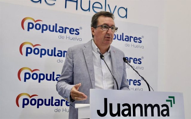 Archivo - El presidente del PP de Huelva, Manuel Andrés González.