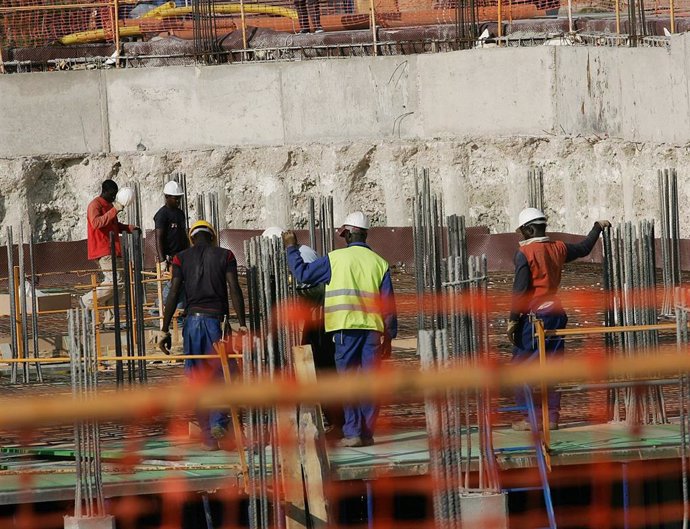 Archivo - Recurso viviendas en construcción. Obras de edificios.