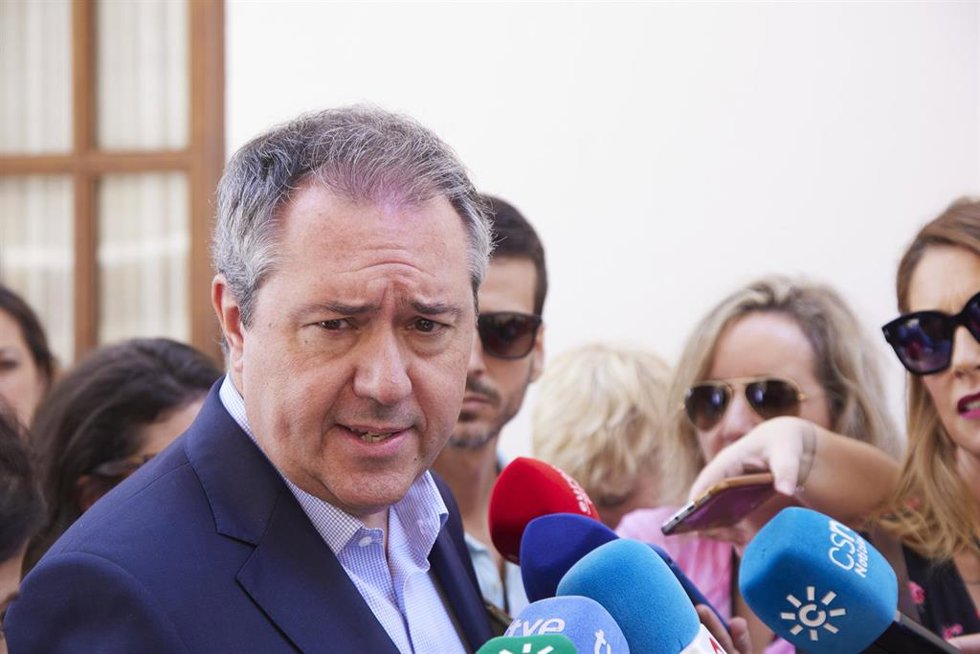 El secretario general del PSOE de Andalucía y presidente del Grupo Parlamentario Socialista, Juan Espadas, en una foto de archivo en el Parlamento andaluz.