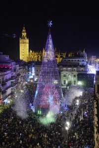 La Junta prevé dejar a los municipios "la última palabra" sobre posibles limitaciones a las fechas de alumbrado navideño
