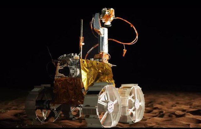 El rover lunar Rashid ha sidso probado en las remotas áreas desérticas de Dubái para ver si funciona según lo planeado, antes de su esperado lanzamiento a finales de este año.
