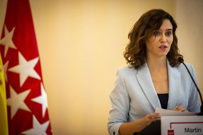 La presidenta de la Comunidad de Madrid, Isabel Díaz Ayuso, interviene tras recibir al campeón junior del Open de Estados Unidos, Martín Landaluce, en la Real Casa de Correos, a 19 de septiembre de 2022, en Madrid (España). 