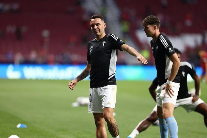 Iago Aspas of RC Celta de Vigo warms up during the Spanish League, La Liga Santander, football match played between Atletico de Madrid and RC Celta de Vigo at Civitas Metropolitano stadium on September 10, 2022 in Madrid, Spain.