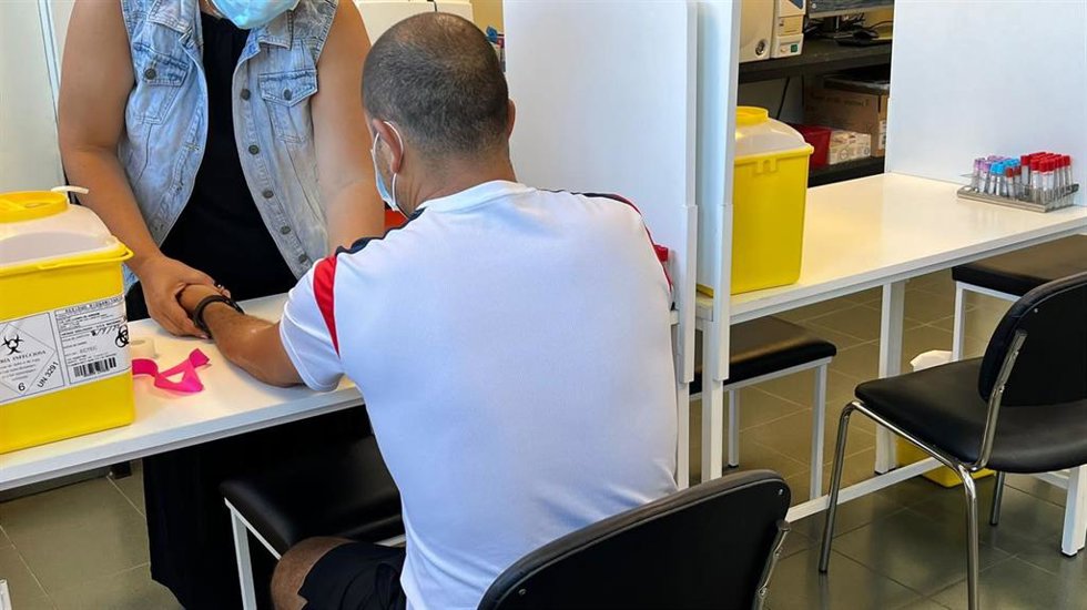 Un participante en el estudio de la Consejería de Sanidad de Canarias que evalúa la salud de los palmeros a raíz de la erupción volcánica