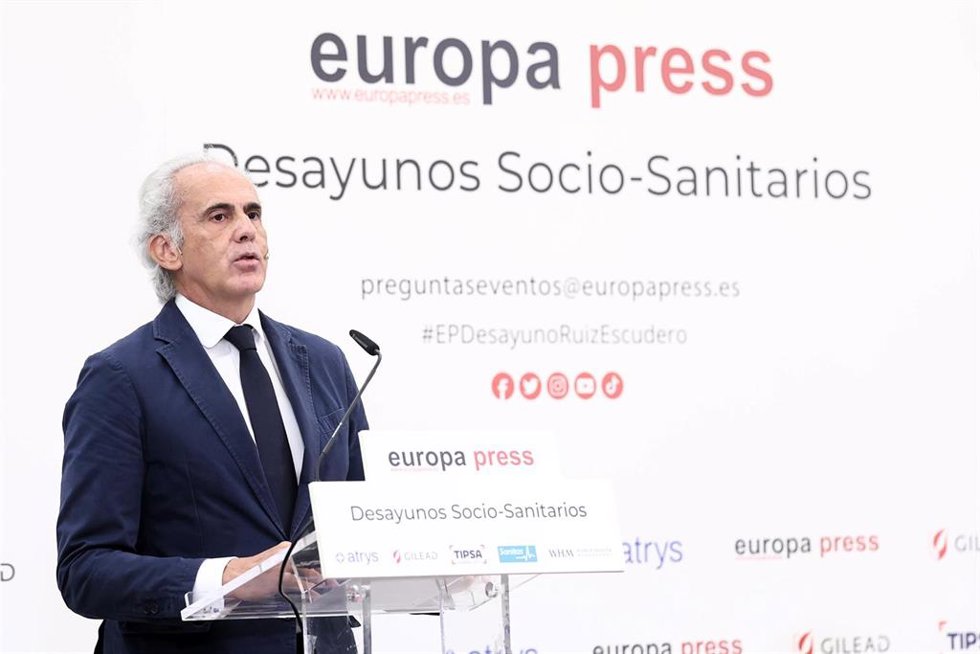 El consejero de Sanidad de la Comunidad de Madrid, Enrique Ruiz Escudero, interviene durante un Desayuno Socio-Sanitario de Europa Press, en el Hotel Intercontinental, a 20 de septiembre de 2022, en Madrid (España).