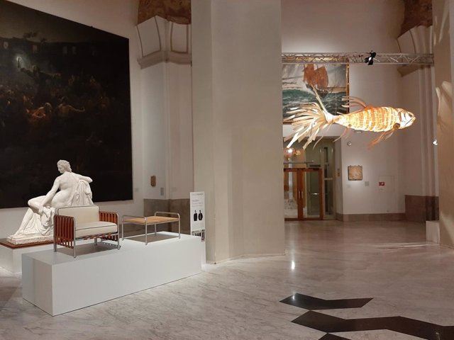 El Museo de Bellas Artes de València (MuBAV) se suma a la capitalidad mundial del diseño con una exposición en la que piezas de diseño vanguardista y contemporáneo de las firmas Gandia Blasco y LZF Lamps conviven con los fondos de la pinacoteca.