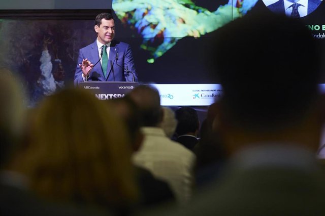 El presidente de la Junta de Andalucía, Juanma Moreno, interviene durante el Foro Vocento 'Next Spain: la España que queremos' en la Galería de ABC, a 20 de septiembre de 2022 en Sevilla (Andalucía, España)