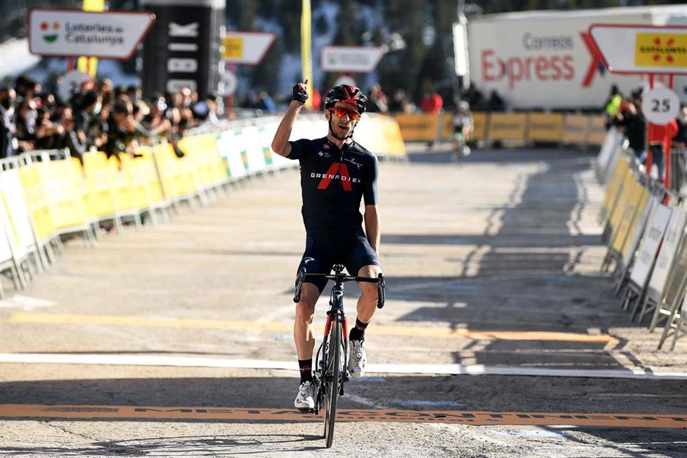 Archivo - El ciclista británico Adam Yates en la Volta Ciclista a Catalunya