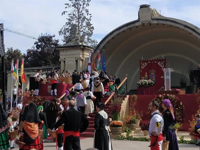 Archivo - Acto del Pisado de la Uva y Ofrenda del primer mosto a la Virgen de Valvanera en el año 2019.