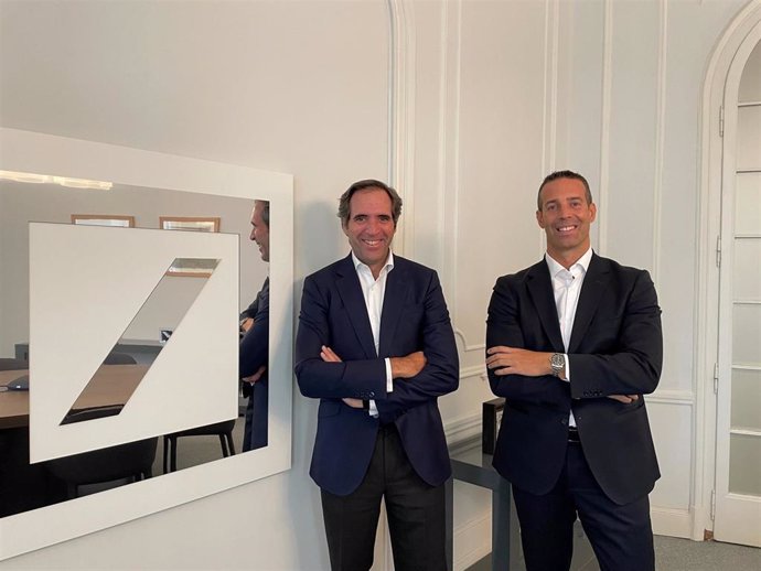 El nuevo responsable de banca privada de Deutsche Bank España, Fernando Candau, y el nuevo responsable de intermediarios financieros en banca privada, Xavier Sánchez.