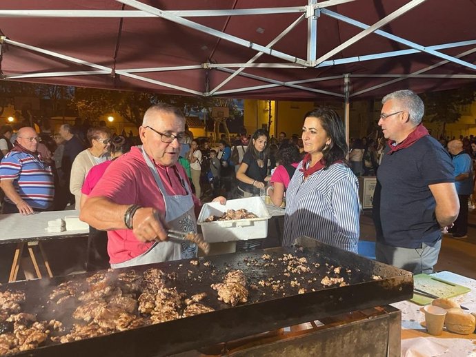 La presidenta del Gobierno riojano en el barrio de Yagüe