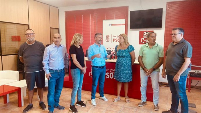 Reunión del secretario de Organización del PSOE de Málaga, José Bernal, con ediles socialistas de Marbella-San Pedro