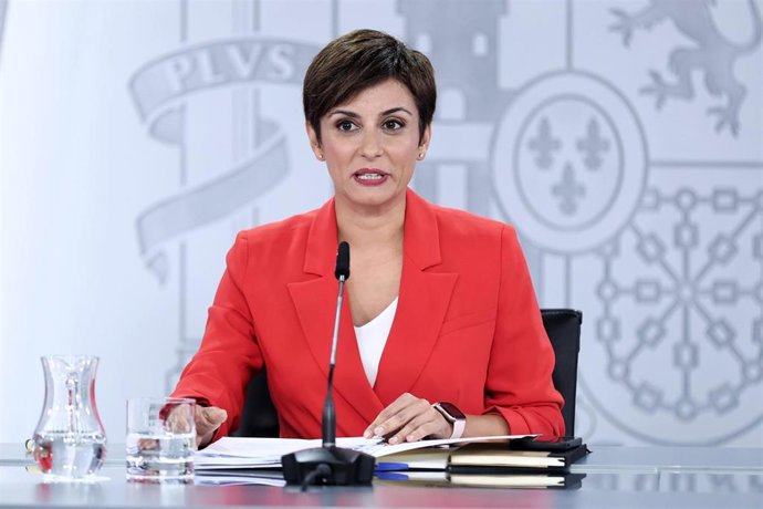 La ministra Portavoz, Isabel Rodríguez, interviene durante una rueda de prensa posterior a la reunión del Consejo de Ministros, a 20 de septiembre de 2022, en Madrid (España). El Consejo de Ministros ha aprobado una partida de 172 millones de euros para