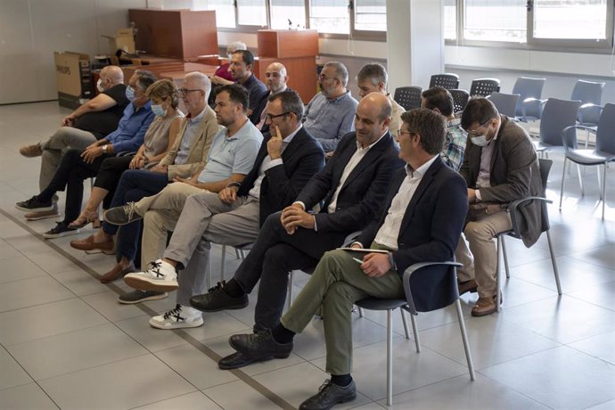 El jefe de gabinete de Rodríguez en la corporación provincial, Ricard Gallego (2d) y el expresidente de la Diputación de Valencia con el PSPV y actual alcalde de Ontinyent por La Vall ens Uneix, Jorge Rodríguez (1d), durante el juicio Alquería