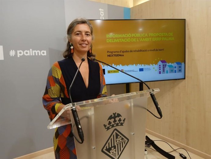 La regidora de Modelo de Ciudad, Vivienda Digna y Sostenibilidad, Neus Truyol, en la rueda de prensa de hoy.