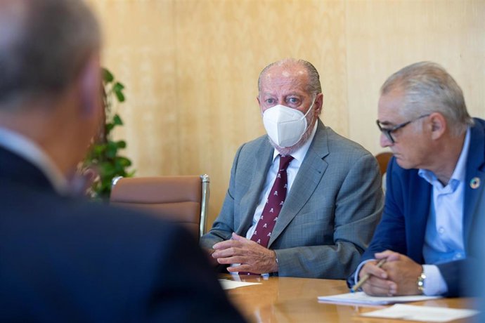 El presidente de la Diputación de Sevilla, Fernando Rodríguez Villalobos