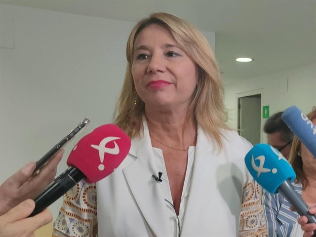 La portavoz del Grupo Popular en la Asamblea, Cristina Teniente, al término de la reunión con la consejera para negociar los Presupuestos de 2023.